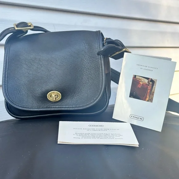 Vintage Coach legacy Small Flap - Picture 17 of 17